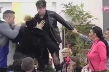 (VIDEO) SVE PRŠTALO U ZADRUZI: Matora nasrnula na Anđela, A ONDA SE U SVAĐU UKLJUČILA I TEODORA