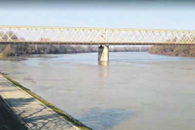 JEZIVA ISPOVEST MAJKE UTOPLJENJE DEVOJČICE: Sin stalno pita gde mu je sestra, nemam para za sahranu