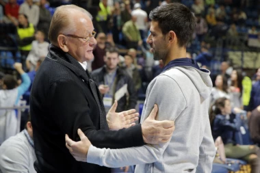 NOLE UZ ORLOVE: Đoković bodrio košarkaše Srbije protiv Austrije