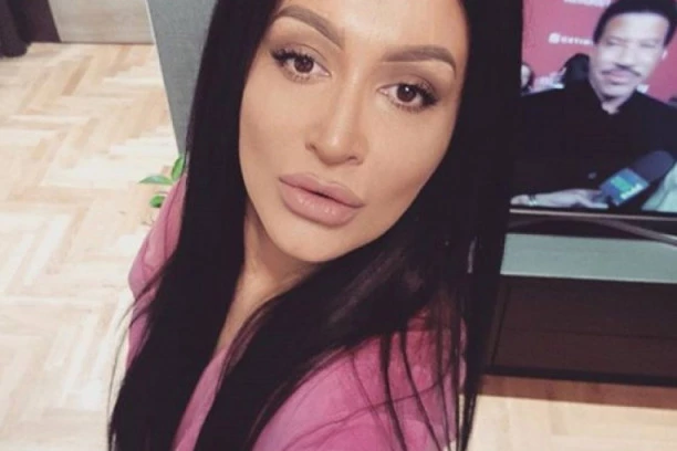 (FOTO) "Ova više ne liči na sebe": Andreana Čekić zapanjila sve novim izgledom, negativni komentari samo pljuše!