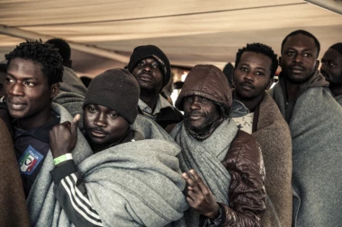 Pokušali da pređu granicu kamionom u kojem su sakrili čak 20 migranata!