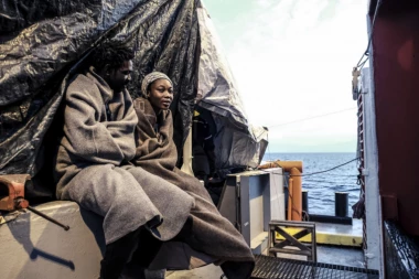 TRAGEDIJA KOD MAROKA: Nađeno 20 tela utopljenih migranata!