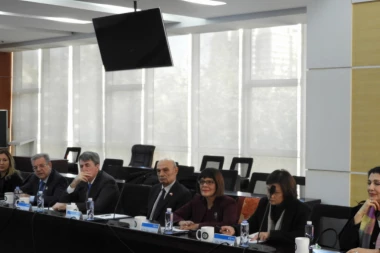 KINEZI ĆE SVE ČEŠĆE PREUZIMATI PROJEKTE U SRBIJI?!