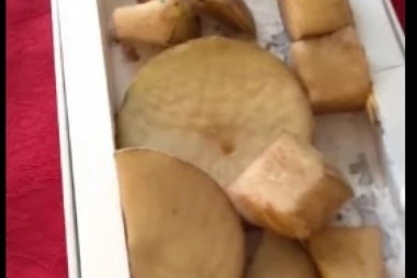 BIZARNO: KUPILA AJFON 6, DOBILA KROMPIR