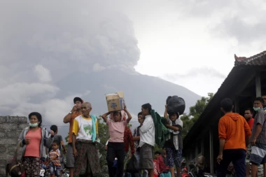 OPASNOST NA BALIJU: Izdato crveno upozorenje zbog vulkana!