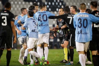 (VIDEO) UMALO TUČA U HUMSKOJ: Pogledajte sukob igrača Partizana i Spartaka