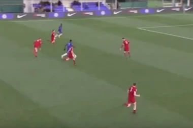 (VIDEO) Čelsijev tinejdžer u Mesijevom stilu dao gol