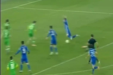 (VIDEO) Smešniji i stresniji penal, od ovog, ne može da se dosudi