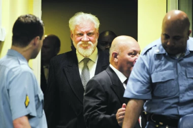 PROGOVORILI OČEVICI IZ SUDNICE SMRTI: Bilo je užasno, samo je odjednom klonuo u stolici