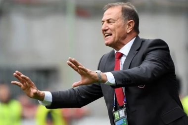 KATAI OSTAO BEZ TRENERA: Alaves otpustio De Bjazija