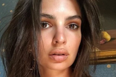 Poznata manekenka POTPUNO GOLA!