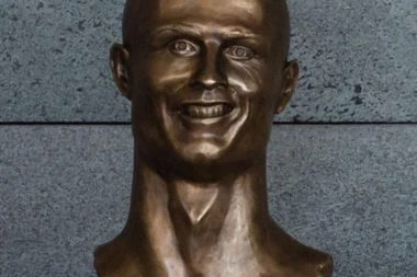 DRUGI POKUŠAJ USPEŠAN: Vajar Santoš u "trepavicu" pogodio Ronalda