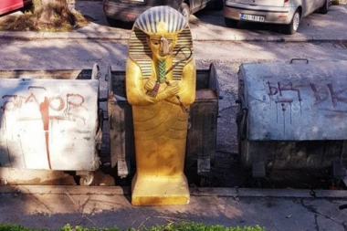 Odbačeni gost iz Egipta: FARAON PORED BEOGRADSKOG KONTEJNERA?!
