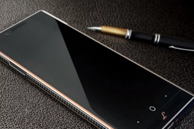 OVAJ TELEFON JE SKUPLJI OD iPHONE X-a!