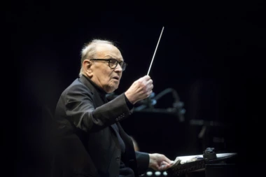 MORIKONE POLUDEO ZA CECOM!