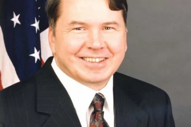 "ŠTO JE MNOGO MNOGO JE"! Bivši američki ambasador oštro kritikuje stvaranje kosovske vojske
