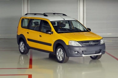 JEDAN AUTO NA TRI RUSA: Na putevima najveće zemlje na svetu 45 miliona vozila