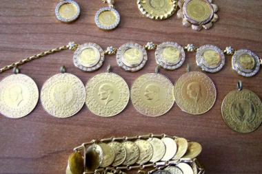 (FOTO) CARINICI zaplenili OGROMNU KOLIČINU ZLATA na granici nakon RUTINSKOG PREGLEDA!