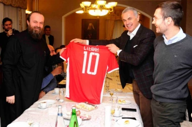 Zvezda donirala Hram, SVEŠTENICI OČITALI MOLITVU ZA KLUB!