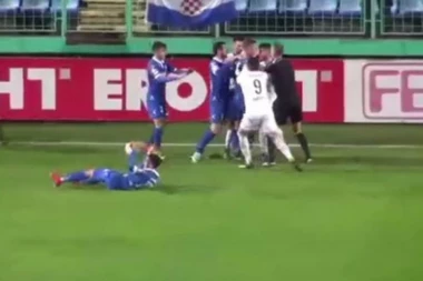 (VIDEO) Navijači Širokog klicali haškom optuženiku, onda je nastao pravi haos!