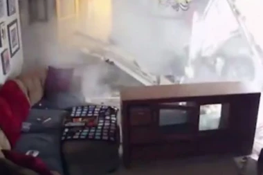 (FOTO) STRAŠNE SCENE! Srušena kuća našeg poznatog pevača: SVI U NEVERICI!