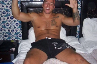 (FOTO) KEŠ, KOLICA, SMRT OD HICA: Ovako je živeo ubijeni MARKO MARKUŠ!