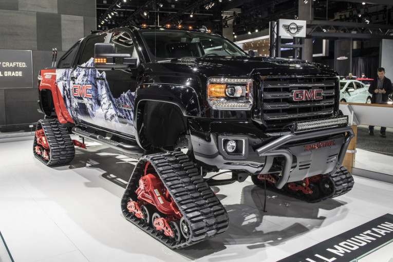 Studija GMC sijere umesto točkova ima gusenice. U kombinaciji sa dizel-agregatom od 445 KS ništa je ne može zaustaviti van puta.