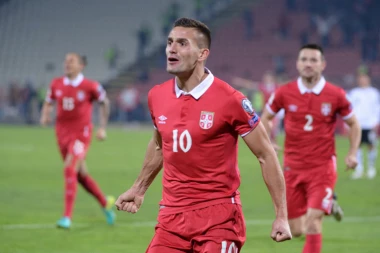 (FOTO) PROCURILA FOTKA: Evo kako izgleda novi dres reprezentacije Srbije