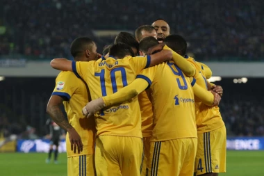 Navijači Juventusa ne daju Markizija