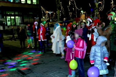 BEOGRADSKE ČAROLIJE POČINJU: Otvoren "Trg Bajki" na Zvezdari