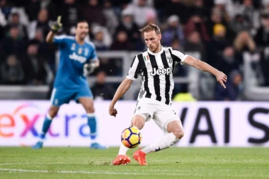 NEMAC SE PONOVO POVREDIO: Stigao kao veliko pojačanje, a za 3 meseca odigrao samo 68 minuta za Juventus!