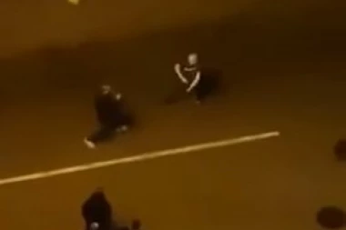 (VIDEO) ŠIBANJE DO IZNEMOGLOSTI: Bosanci se tukli u centru Sarajeva