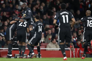 (VIDEO) Topovi bez municije: MURINJO I JUNAJTED UTIŠALI "EMIRATE"