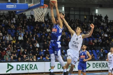 (VIDEO) Crno-beli potonuli u Morači, PARTIZAN SRLJANJEM U PORAZ!