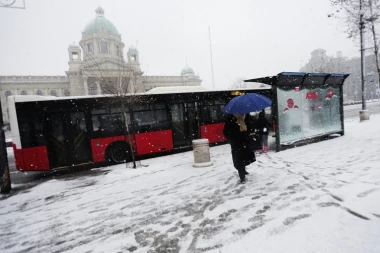 SUNČANO JUTRO UZ NERVOZU: Saobraćajni kolaps na putevima Beograda!