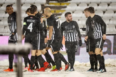 Odlična vest za Đukića: Tošić i Everton putuju u Kijev