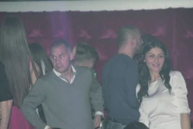 Nađ u ludom provodu s  novom-starom ženom!