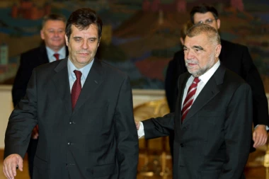 Otkrivamo: CIA i MI-6 hteli da ubiju Koštunicu!