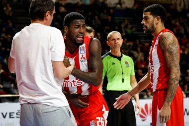 (VIDEO) Brutalno zakucavanje Lesora