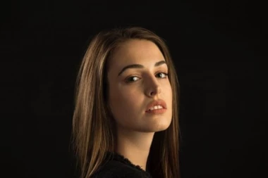 Popularna glumica podelila zanimljivu fotografiju iz detinjstva!