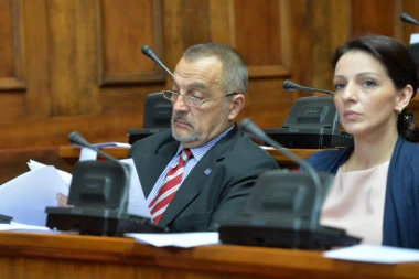 Živković popio novčanu kaznu u Skupštini, a evo kome je još SMANJENA PLATA!