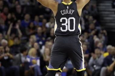 TAKMIČENJE U TROJKAMA: Kad udari Kari na Karija...