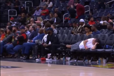 (VIDEO) Ne morate dva puta da mu kažete da se ponašao kao kod kuće!