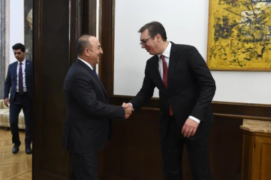 VUČIĆ I ČAVUŠOGLU: Do kraja godine još dve turske fabrike