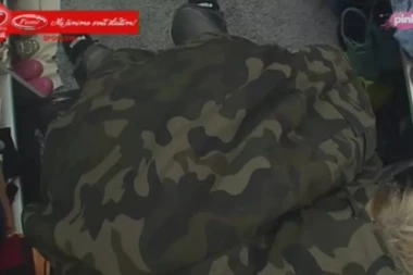 (VIDEO) Sara i Vojke imali SEKS U GARDEROBERU!