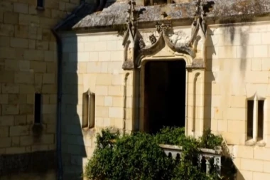 (FOTO/VIDEO) SJENICA KAO DIZNILEND! Usred livade dvorac kao iz crtanog filma, GASTARBAJTERI DA NISTE MALO PRETERALI?