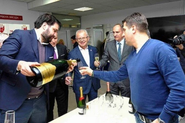 SVEČANO NA MARAKANI: Zvezda obeležila 26 godina od Tokija