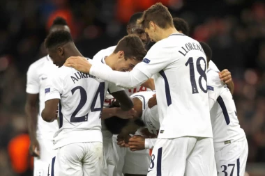 (VIDEO) Totenhem iskalio bes na Stouku, MILIVOJEVIĆ STRELAC U REMIJU PALASA