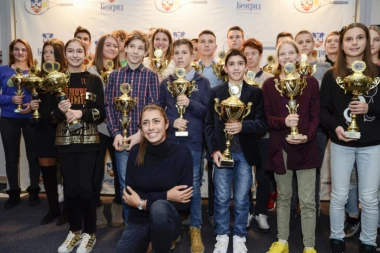 OLGA DANILOVIĆ MEĐU DOBITNICA: Teniski savez Beograda dodelio nagrade najboljima u 2017.