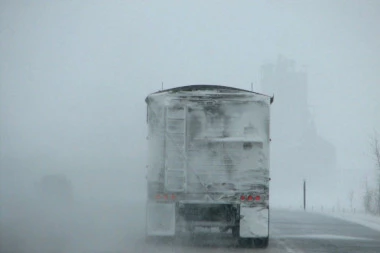 GORI VATRA od Makiša do Ostružničkog mosta: OBRENOVAČKI SE NE VIDI OD DIMA!
